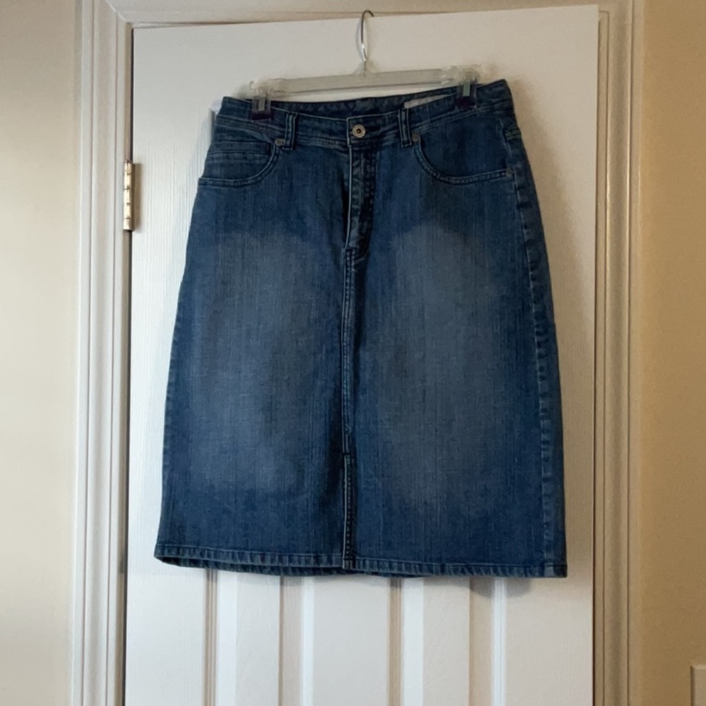 Chico,s platinum denim skirt, size 1.